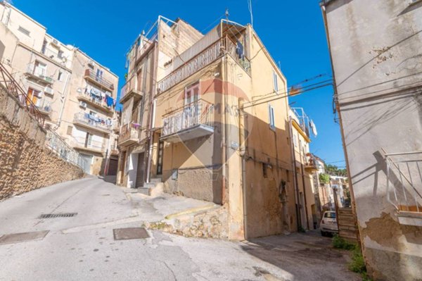 casa indipendente in vendita a Caltagirone