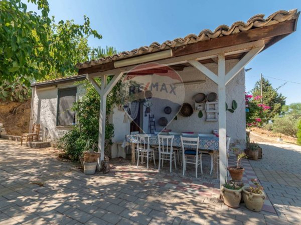 casa indipendente in vendita a Caltagirone