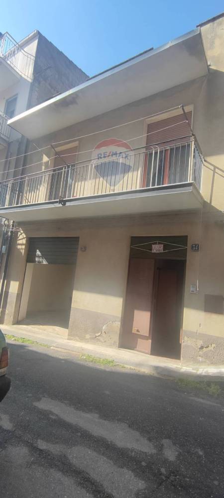 casa indipendente in vendita a Caltagirone