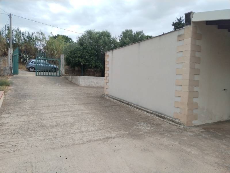 casa indipendente in vendita a Caltagirone in zona Favarella