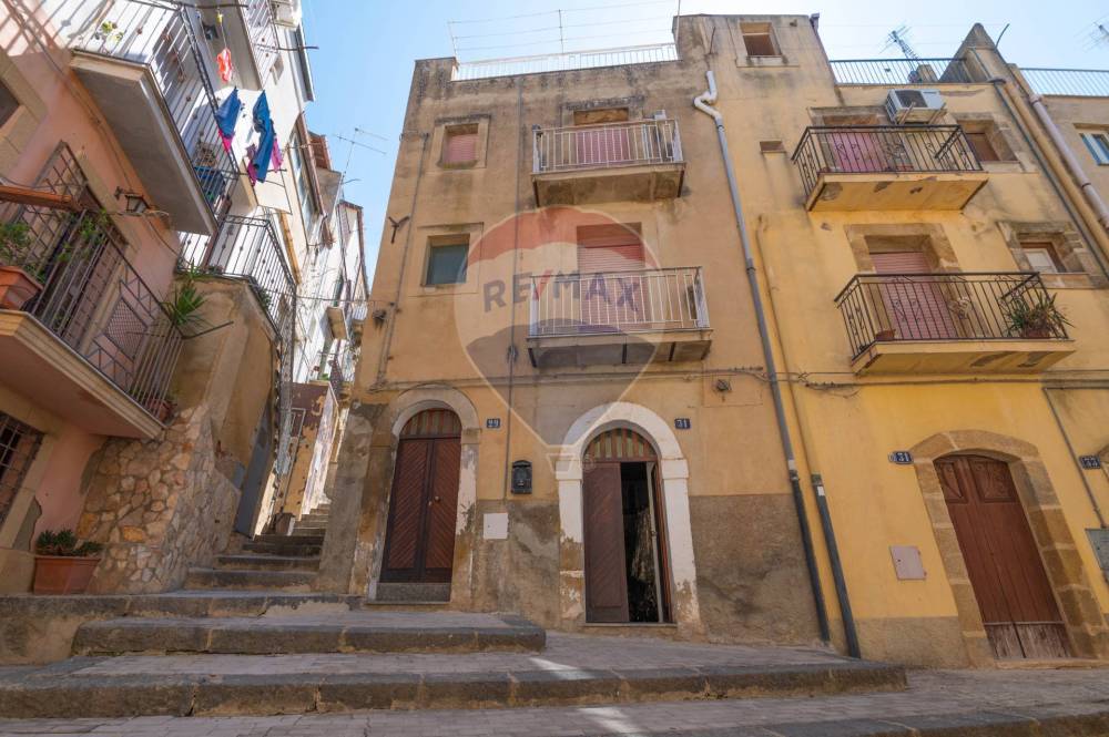 casa indipendente in vendita a Caltagirone