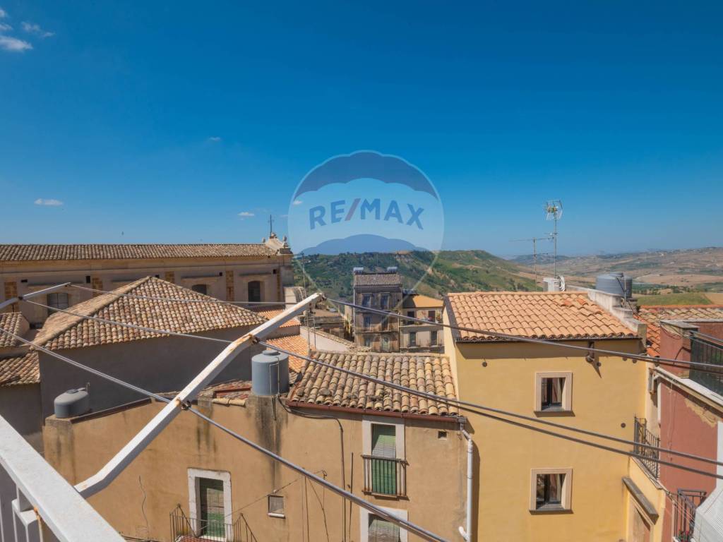 casa semindipendente in vendita a Caltagirone
