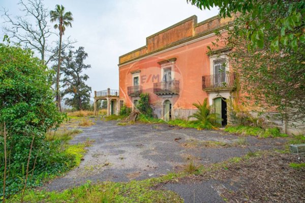 casa indipendente in vendita a Caltagirone