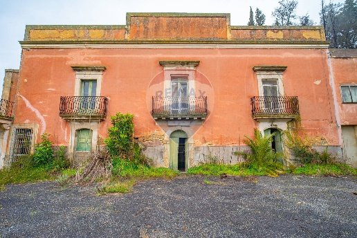 casa indipendente in vendita a Caltagirone