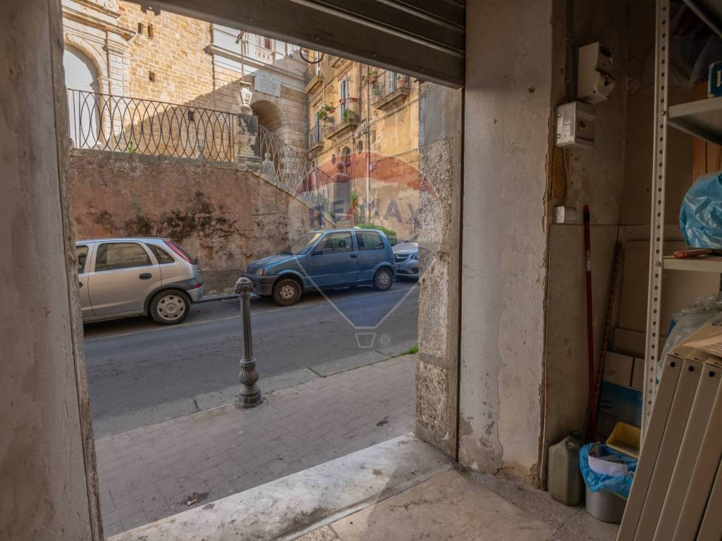 negozio in vendita a Caltagirone