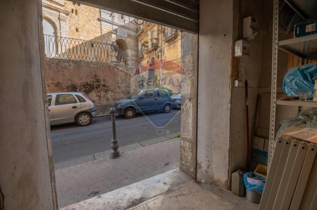 negozio in vendita a Caltagirone