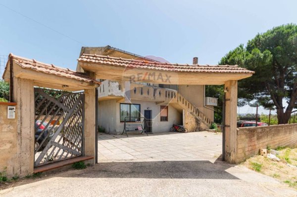 casa indipendente in vendita a Caltagirone
