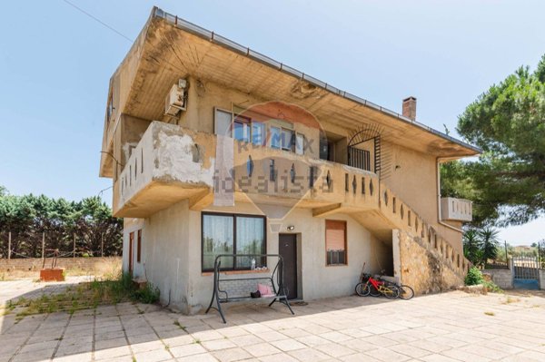 casa indipendente in vendita a Caltagirone