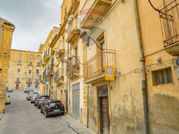 negozio in vendita a Caltagirone