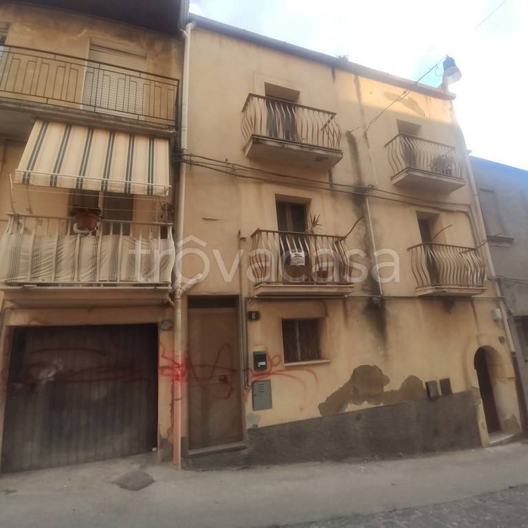 casa indipendente in vendita a Caltagirone