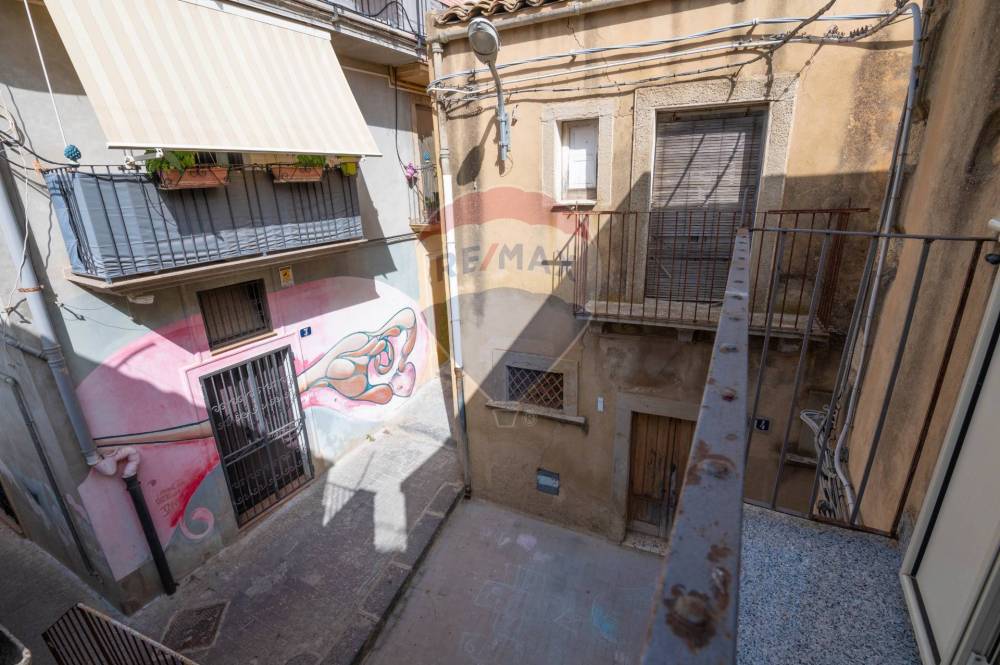 casa indipendente in vendita a Caltagirone