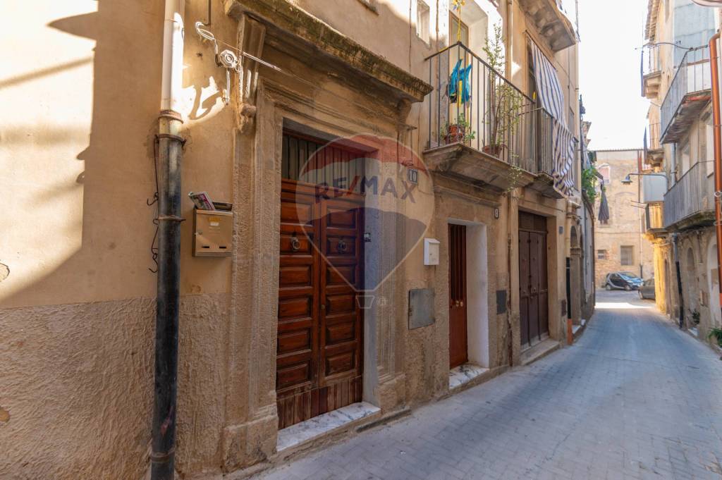 casa indipendente in vendita a Caltagirone