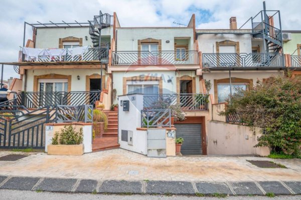 casa indipendente in vendita a Caltagirone