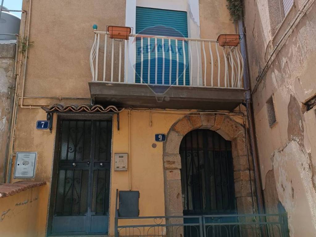 casa indipendente in vendita a Caltagirone