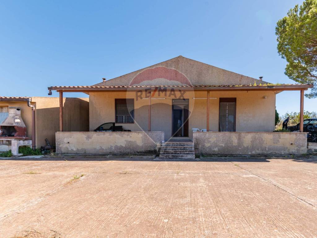 casa indipendente in vendita a Caltagirone in zona Granieri