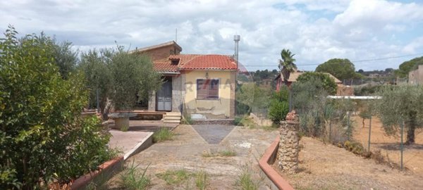 casa indipendente in vendita a Caltagirone