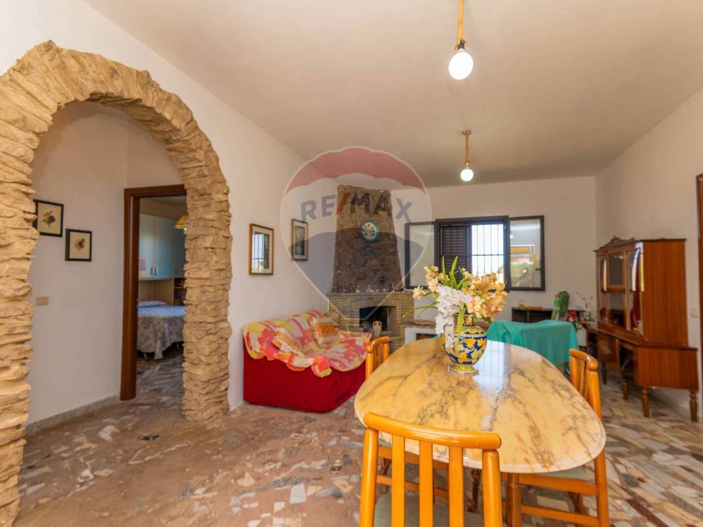 casa indipendente in vendita a Caltagirone in zona Piano San Paolo