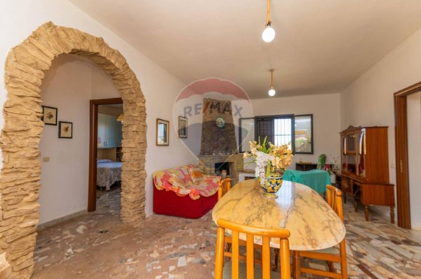 casa indipendente in vendita a Caltagirone in zona Piano San Paolo