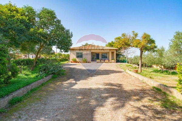casa indipendente in vendita a Caltagirone