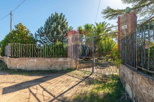 casa indipendente in vendita a Caltagirone in zona Piano San Paolo