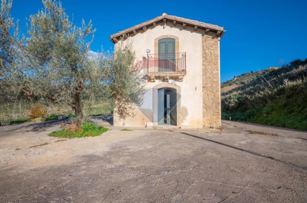casa indipendente in vendita a Caltagirone