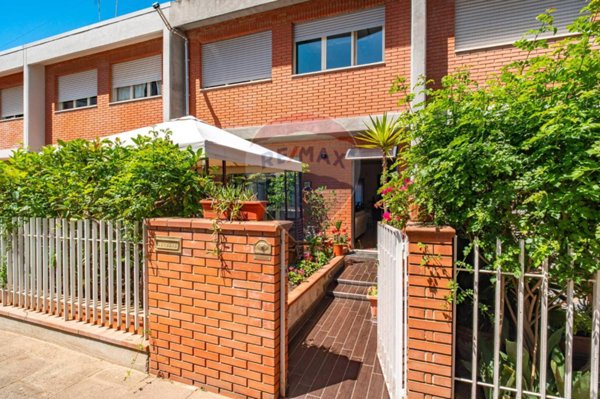 casa indipendente in vendita a Caltagirone