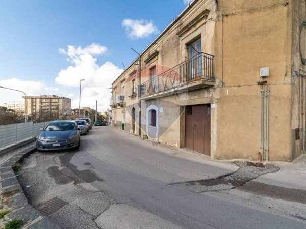 casa indipendente in vendita a Caltagirone
