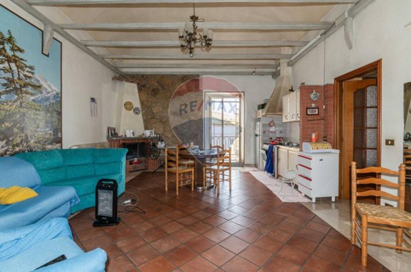 casa indipendente in vendita a Caltagirone