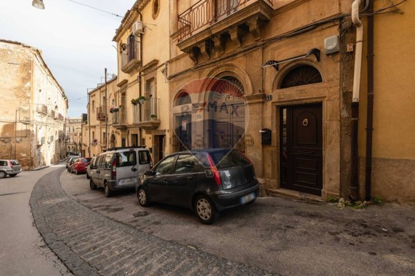 casa indipendente in vendita a Caltagirone