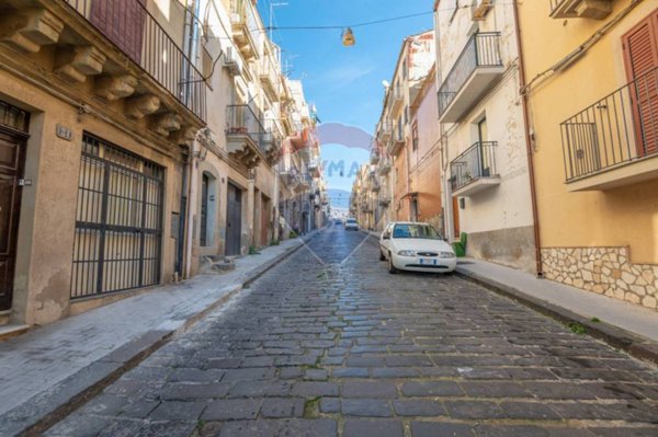 negozio in vendita a Caltagirone