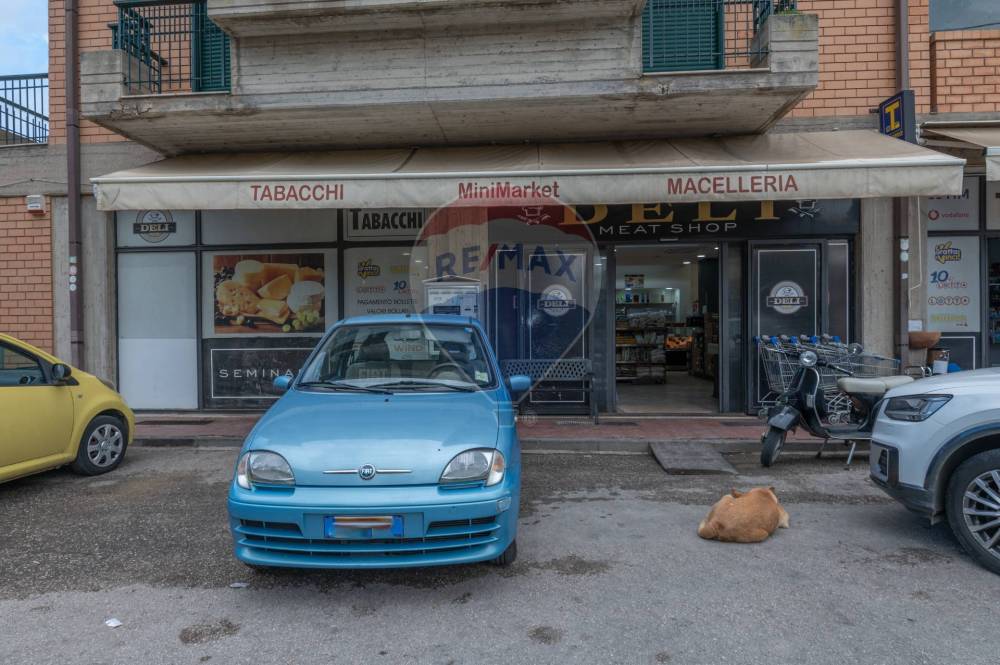 negozio in vendita a Caltagirone