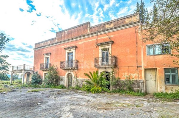 casa indipendente in vendita a Caltagirone