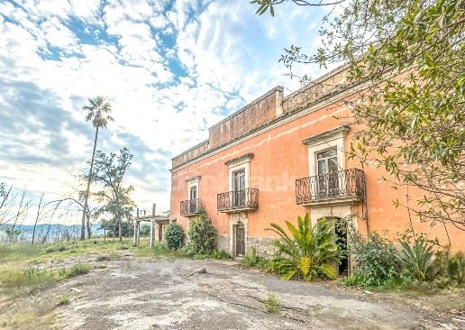 casa indipendente in vendita a Caltagirone