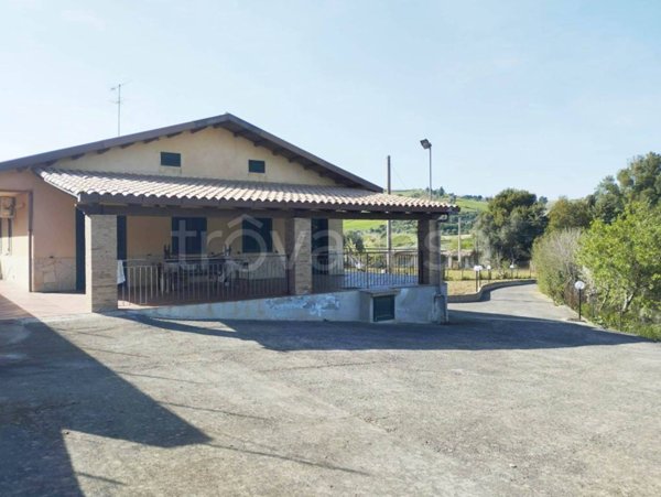 casa indipendente in vendita a Caltagirone