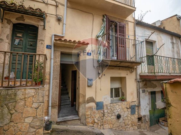 casa indipendente in vendita a Caltagirone