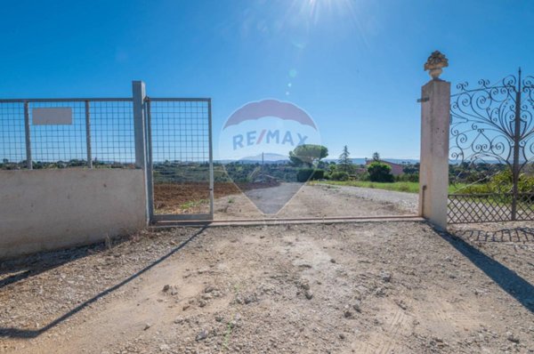 casa indipendente in vendita a Caltagirone