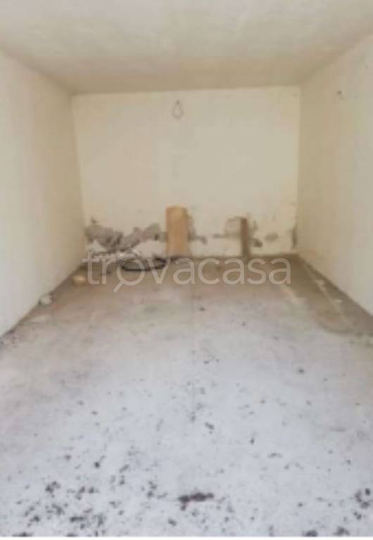 locale di sgombero in vendita a Caltagirone