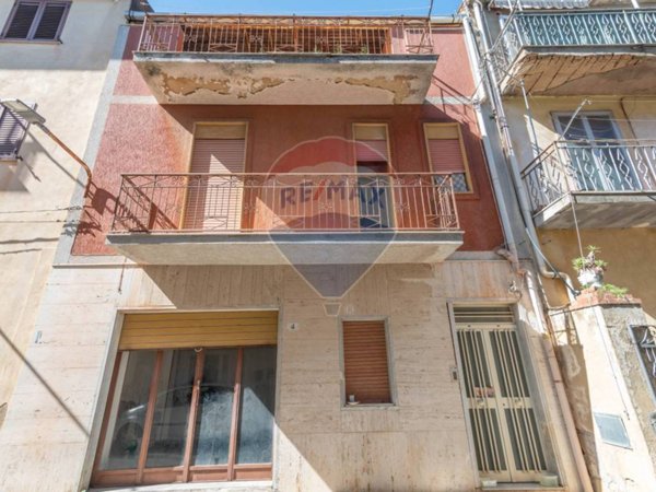 casa indipendente in vendita a Caltagirone