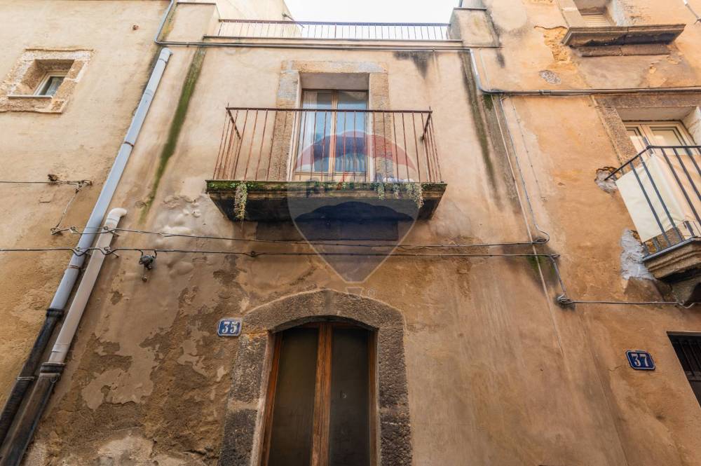casa indipendente in vendita a Caltagirone