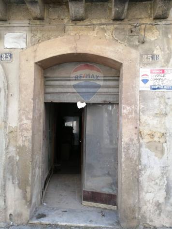 locale commerciale in vendita a Caltagirone in zona Santo Pietro