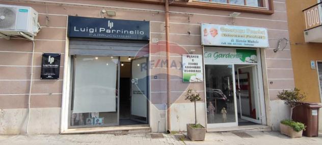 locale commerciale in vendita a Caltagirone