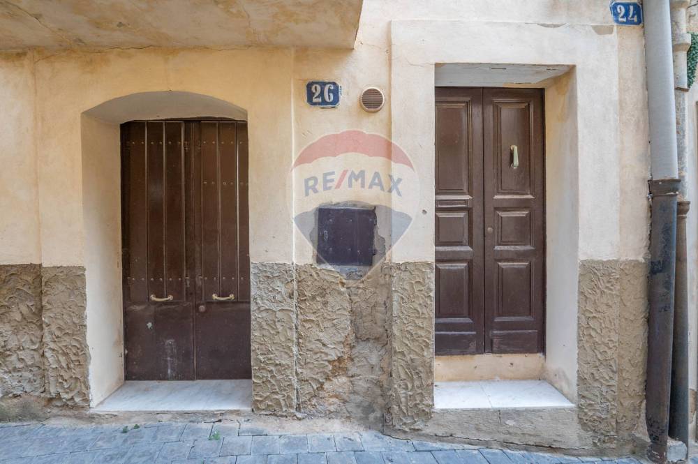 casa indipendente in vendita a Caltagirone