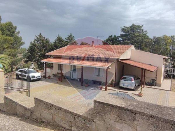 casa indipendente in vendita a Caltagirone in zona San Mauro