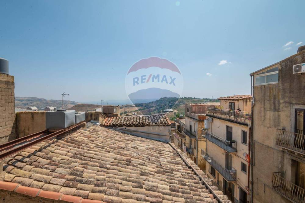 casa indipendente in vendita a Caltagirone