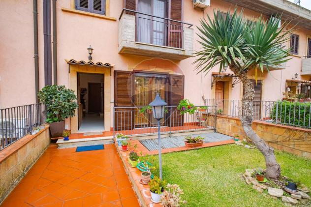 casa indipendente in vendita a Caltagirone