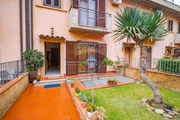 casa indipendente in vendita a Caltagirone