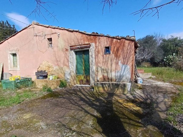 casa indipendente in vendita a Caltagirone