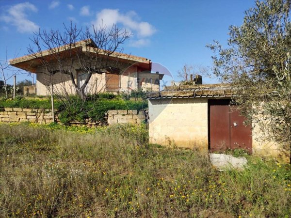 casa indipendente in vendita a Caltagirone