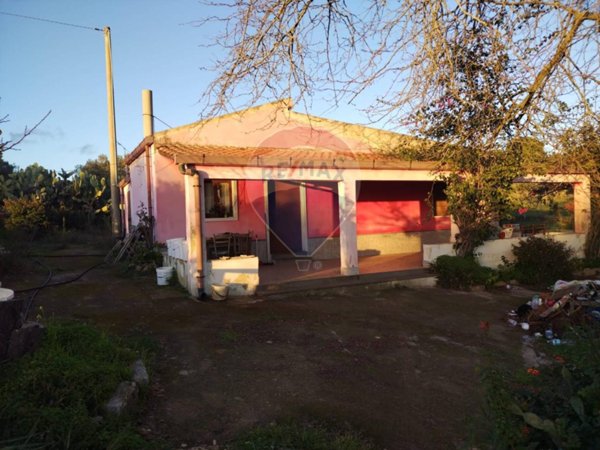 casa indipendente in vendita a Caltagirone