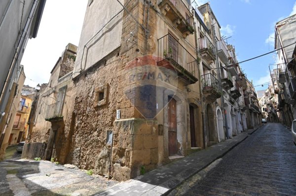casa indipendente in vendita a Caltagirone